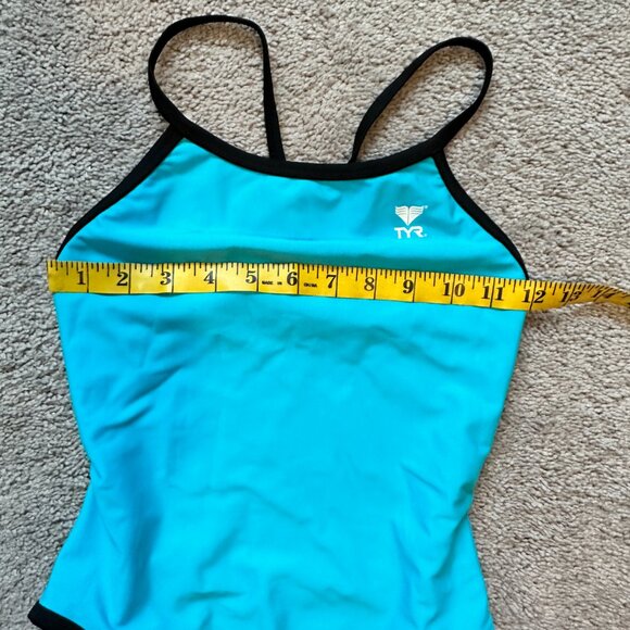 TYR | Women’s Solid Diamondfit Reversible One Piece Swimsuit | Blk, Blue… - Picture 10 of 11